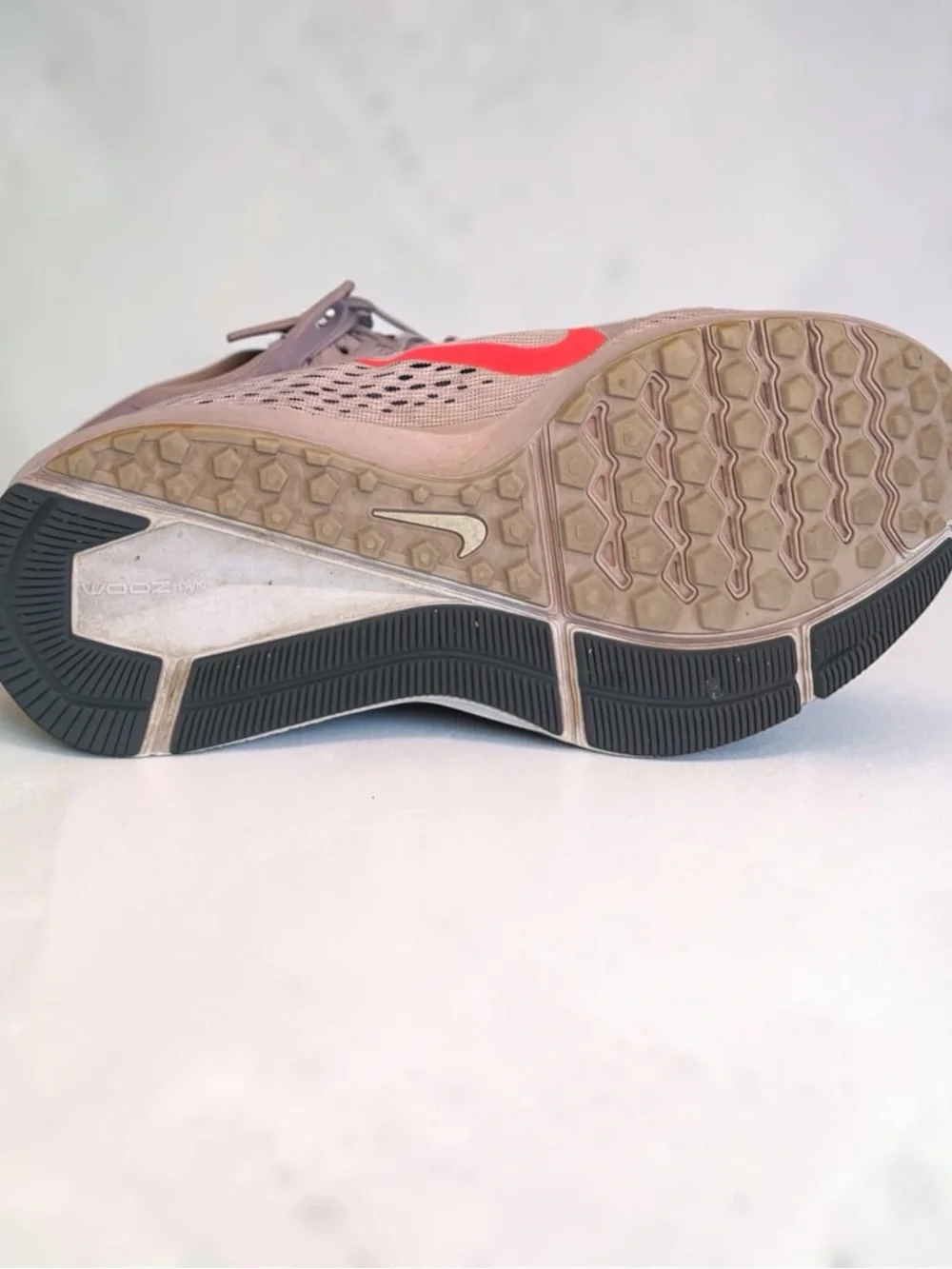 Nike Air Zoom Winflo 5 Particle Rose Running Shoes - Women's Size 9